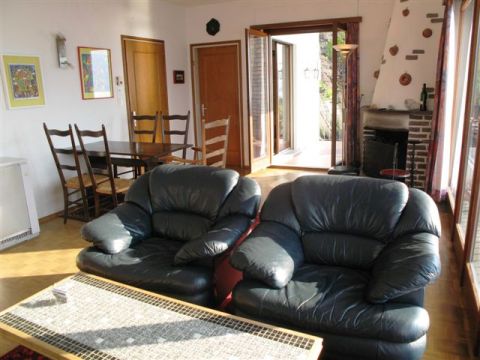 Wohnzimmer mit Kamin